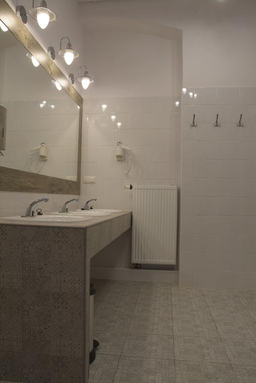 Lwowska 11 Hostal