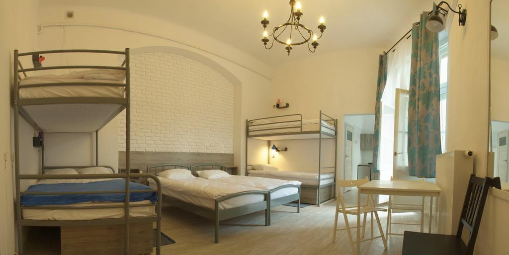 Lwowska 11 Hostal